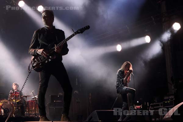 THE KILLS - 2016-07-02 - HEROUVILLE SAINT CLAIR - Chateau de Beauregard - Scene John - Alison Nicole Mosshart - James William Hince